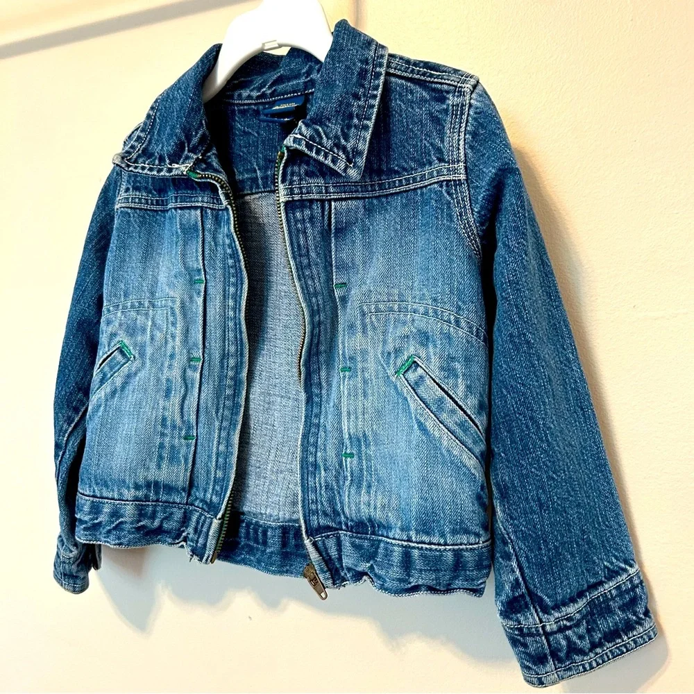 OshKosh B’Gosh Girls‎ size 4 zip up Jean Jacket